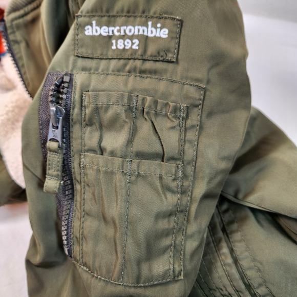 Abercrombie Boys Bomber Jacket Size 9/10 Sherpa Lined - Picture 3 of 6